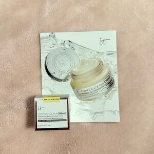 IT Cosmetics Confidence in a Cream Anti-Aging Hydrating Moisturizer